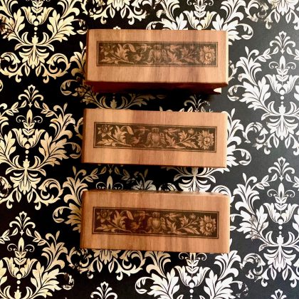 *Jedes Stück ein Unikat* Kleine Eulen Bordüre Stempel holzmontiert auf Pflaumenholz (300000-9)