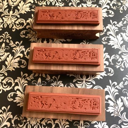 *Jedes Stück ein Unikat* Kleine Eulen Bordüre Stempel holzmontiert auf Pflaumenholz (300000-9) – Bild 4