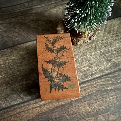 *Jedes Stück ein Unikat* Kleiner Ilex Stempel holzmontiert auf Birnenholz (300000-14)
