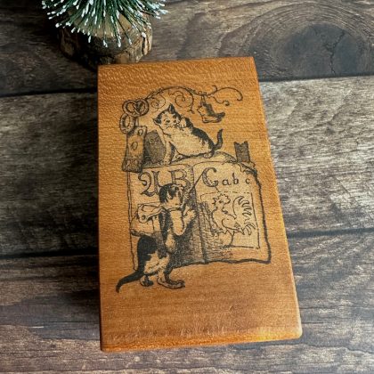 *Jedes Stück ein Unikat* Weihnachtskätzchen Stempel holzmontiert auf Birnenholz (300000-21)