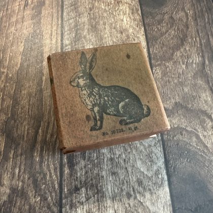 *Jedes Stück ein Unikat* Hasen Stempel holzmontiert auf Birnenholz (300000-29)