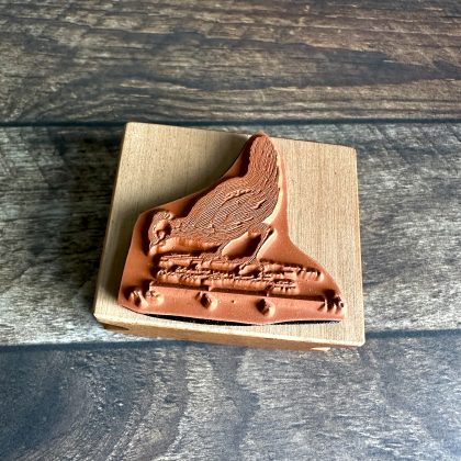 *Each one a unique piece* vintage hen rubber stamp mounted on pear wood (300000-46) - Image 2