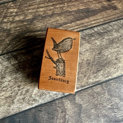 *Each one a unique piece* Small wren rubber stamp mounted on pear wood (300000-42)