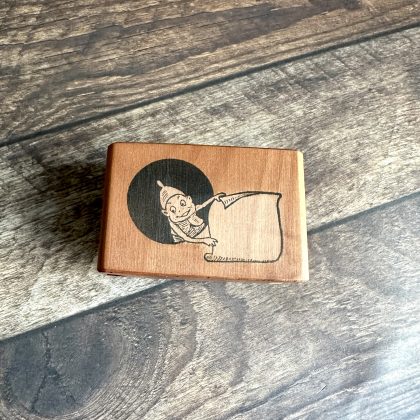 *Jedes Stück ein Unikat* Kleiner Brownie Stempel holzmontiert auf Birnenholz (300000-43)