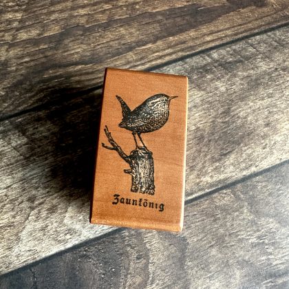 *Each one a unique piece* Small wren rubber stamp mounted on pear wood (300000-40)