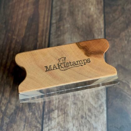 Kleiner MAKIblock Stempelblock (ein "Zwilling"...) aus Hamburger Apfelholz und Acryl 60 x 60 x 30 mm mit Griffmulde (200000-15b) – Bild 4