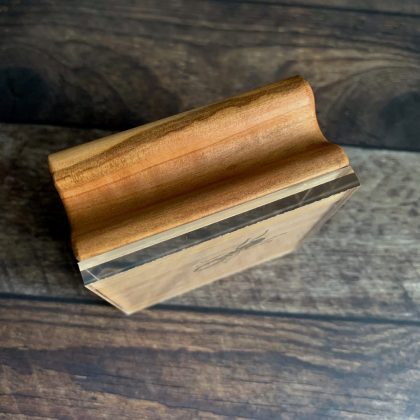 Kleiner MAKIblock Stempelblock (ein "Zwilling"...) aus Hamburger Apfelholz und Acryl 60 x 60 x 30 mm mit Griffmulde (200000-12b) – Bild 3