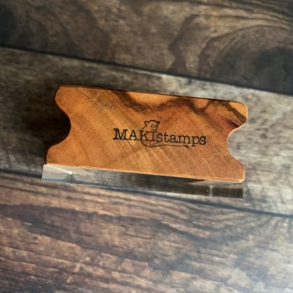 Kleiner MAKIblock Stempelblock (ein "Zwilling"...) aus Hamburger Apfelholz und Acryl 60 x 60 x 30 mm mit Griffmulde (200000-12b) – Bild 4