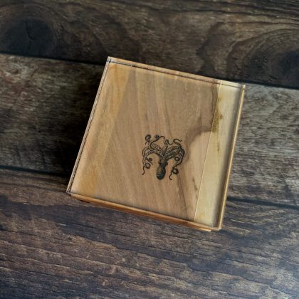 Kleiner MAKIblock Stempelblock (ein "Zwilling"...) aus Hamburger Apfelholz und Acryl 60 x 60 x 30 mm mit Griffmulde (200000-14b) – Bild 2