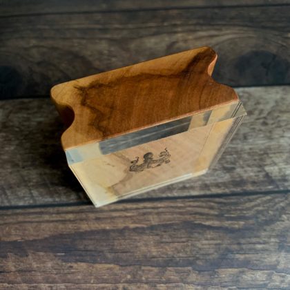 Kleiner MAKIblock Stempelblock (ein "Zwilling"...) aus Hamburger Apfelholz und Acryl 60 x 60 x 30 mm mit Griffmulde (200000-14b) – Bild 3