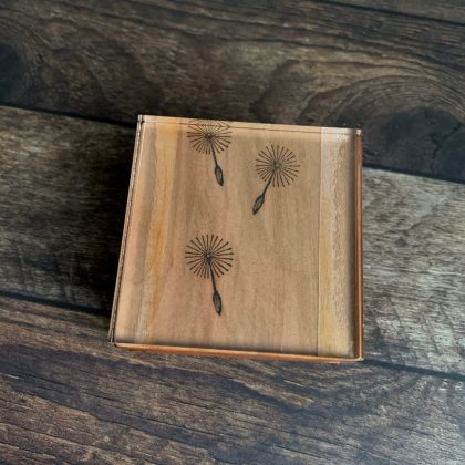 Kleiner MAKIblock Stempelblock (ein "Zwilling"...) aus Pflaumenholz und Acryl 60 x 60 x 30 mm mit Griffmulde (200000-11b) – Bild 2