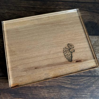 MAKIblock Stempelblock Black Cherry (Kirschholz) und Acryl 80 x 100 x 30 mm mit Griffmulde (190000-59) – Bild 2