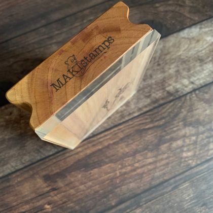 MAKIblock Stempelblock Black Cherry (Kirschholz) und Acryl 80 x 100 x 30 mm mit Griffmulde (190000-70) – Bild 4