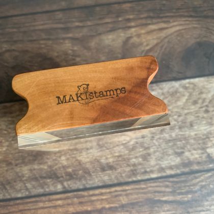 Kleiner MAKIblock Stempelblock aus feinem Hamburger Apfelholz und Acryl 60 x 60 x 30 mm mit Griffmulde (200000-24) – Bild 3