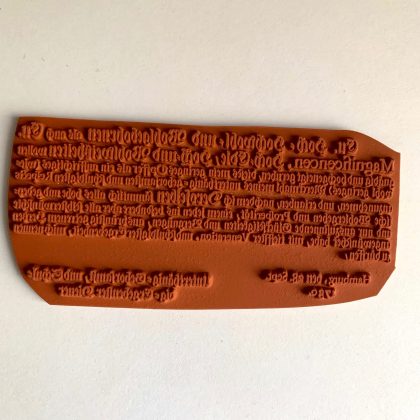 Textstempel barocke Buchwidmung von 1730 (kleinere Version) - Stempelgummi unmontiert oder auf Haftschaum (210402) – Bild 2