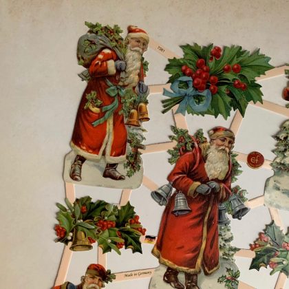 Oblaten / Glanzbilder Weihnachtsmänner mit Ilex (170050) – Bild 2