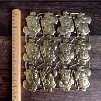 Dresden cardboard vintage style paper dies santas (170056) - Image 2